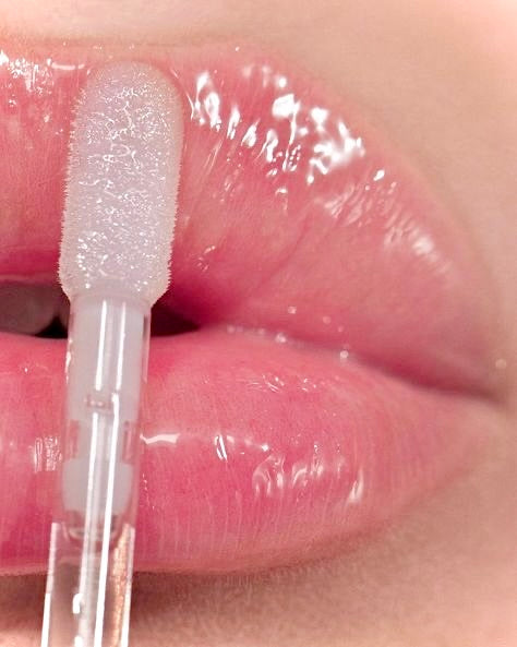 The Glossy Truth: lipglosses vs lip oils and why both are angel girl essentials 🎀